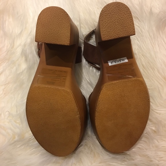 TORRID WOODEN PLATFORM SANDAL - Picture 3 of 3